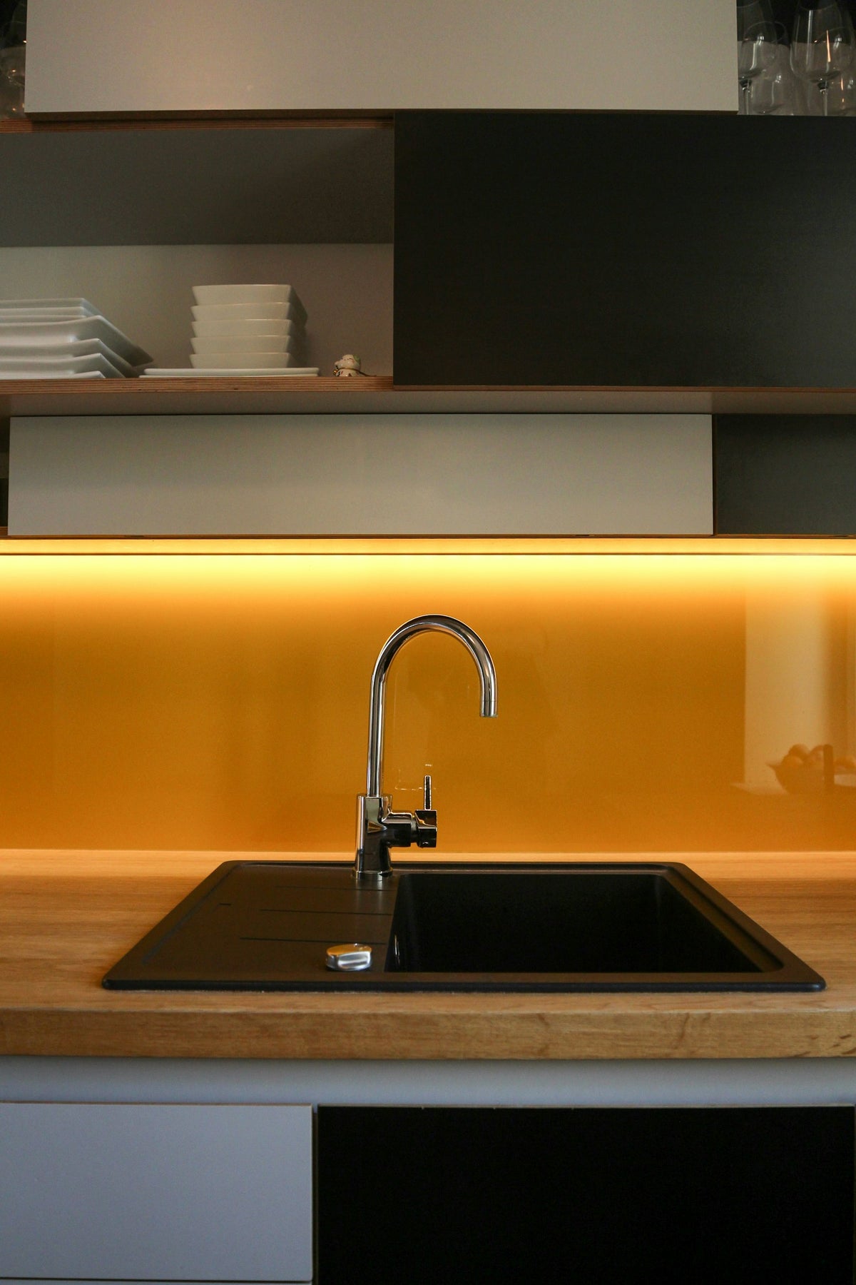 Residential kitchen water tap